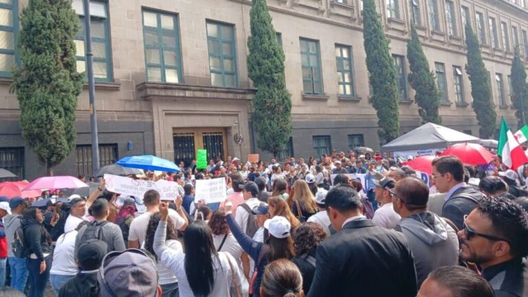 cdmx-trabajadores-de-la-scjn-y-del-poder-judicial-cierran-accesos-al-edificio-de-la-corte-ok-093601-1024x576