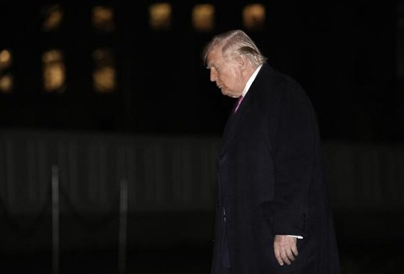 Trump comparte vídeo de ataque militar masivo sin detallar ubicación