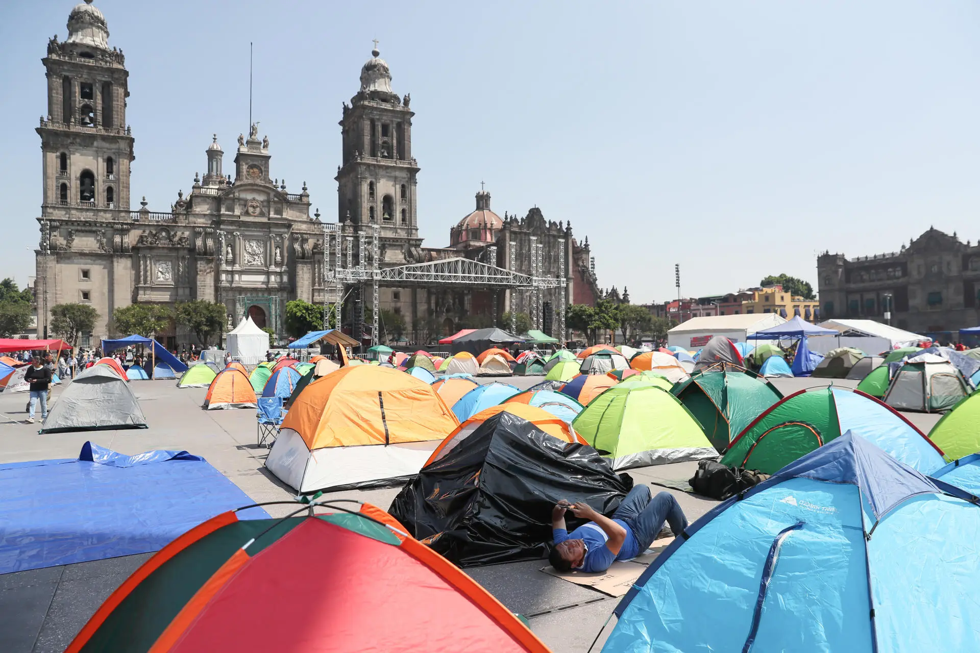 Maestros inician un paro de 72 horas en México para exigir mejoras laborales