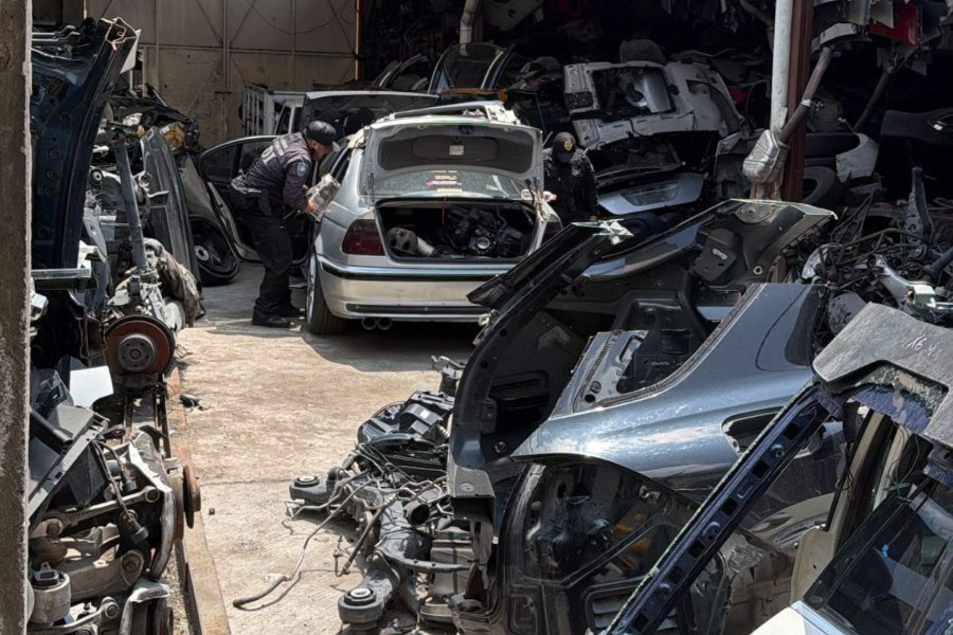 1323955f56cf42f9916bbbfdda6adfd7