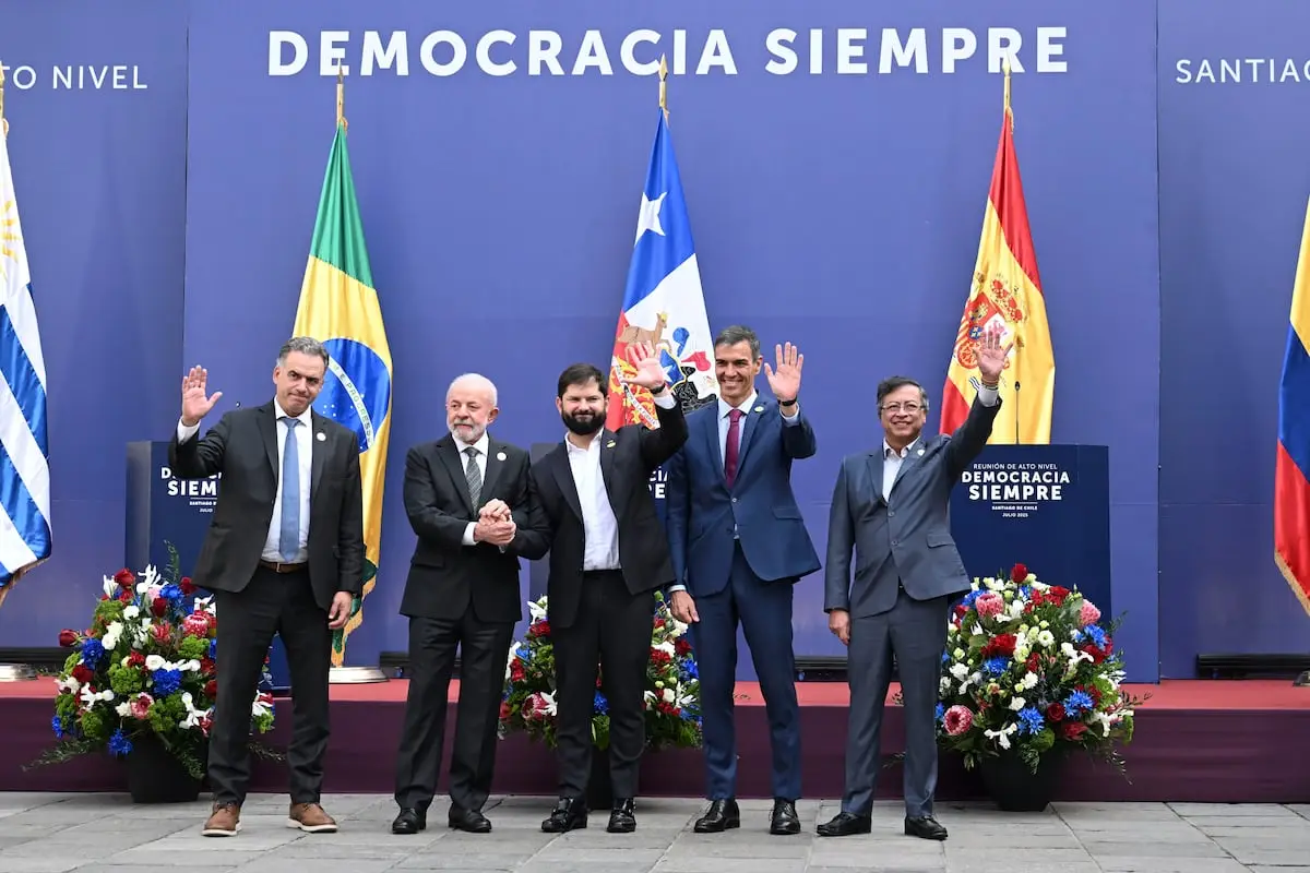371bdf420a7549db851de3618c302a5d