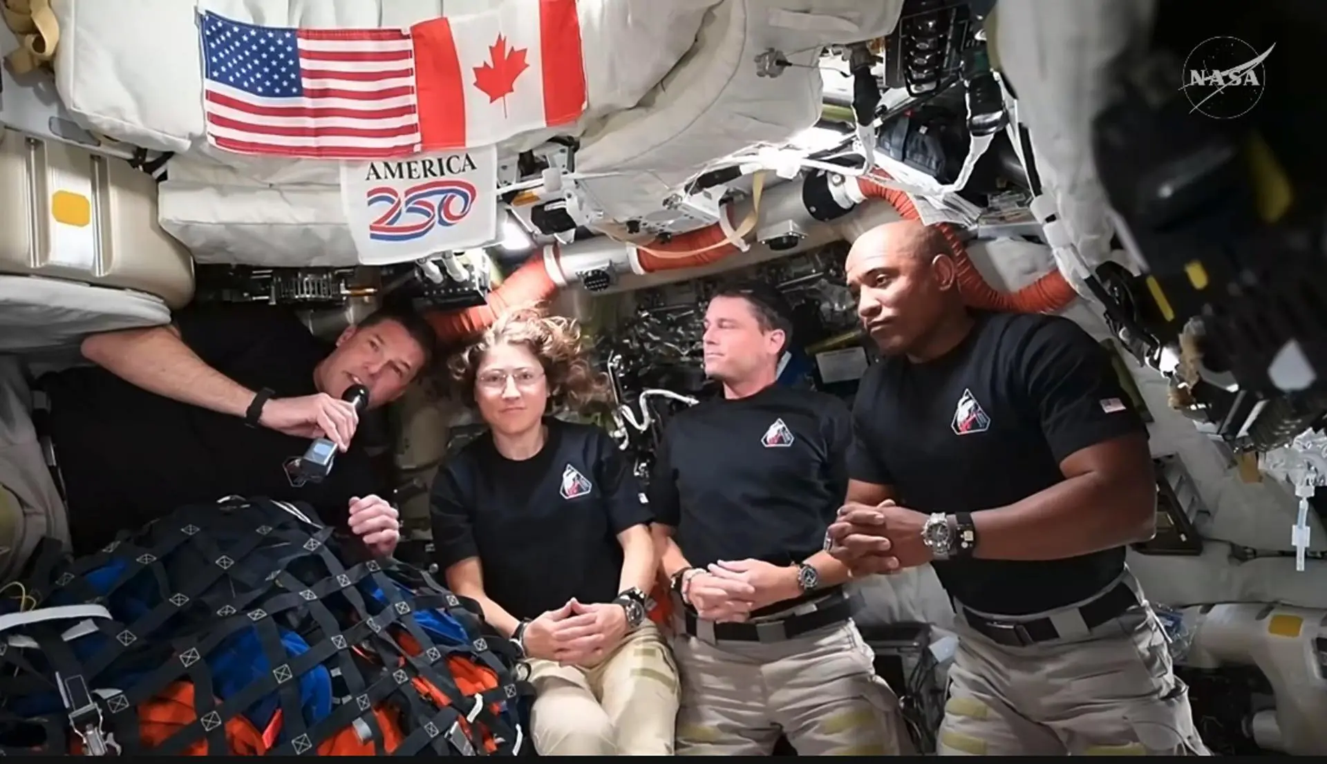 Astronautas de Artemis II relatan a Trump su paso por el lado oscuro de la luna