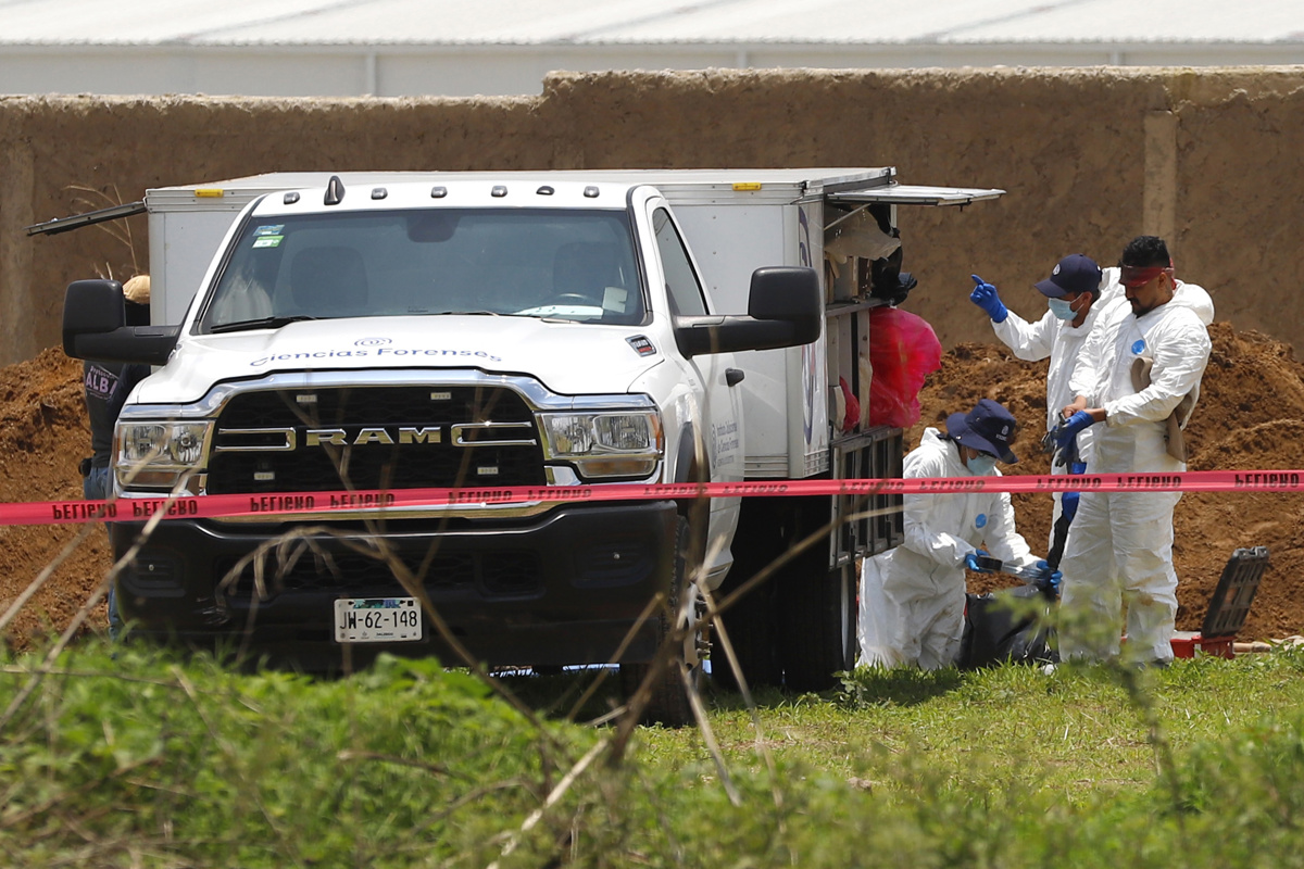 Colectivos de búsqueda expresan consternación por el hallazgo de 1.076 restos en México
