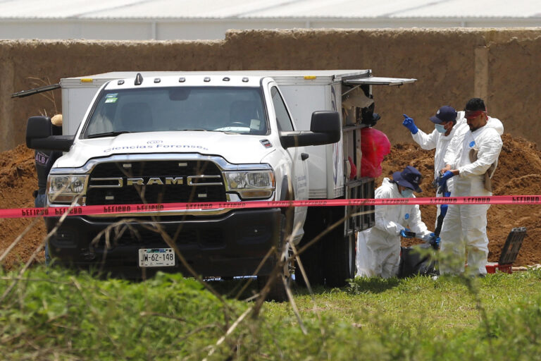 México defiende manejo forense en sitio ligado a desapariciones tras presión de familias