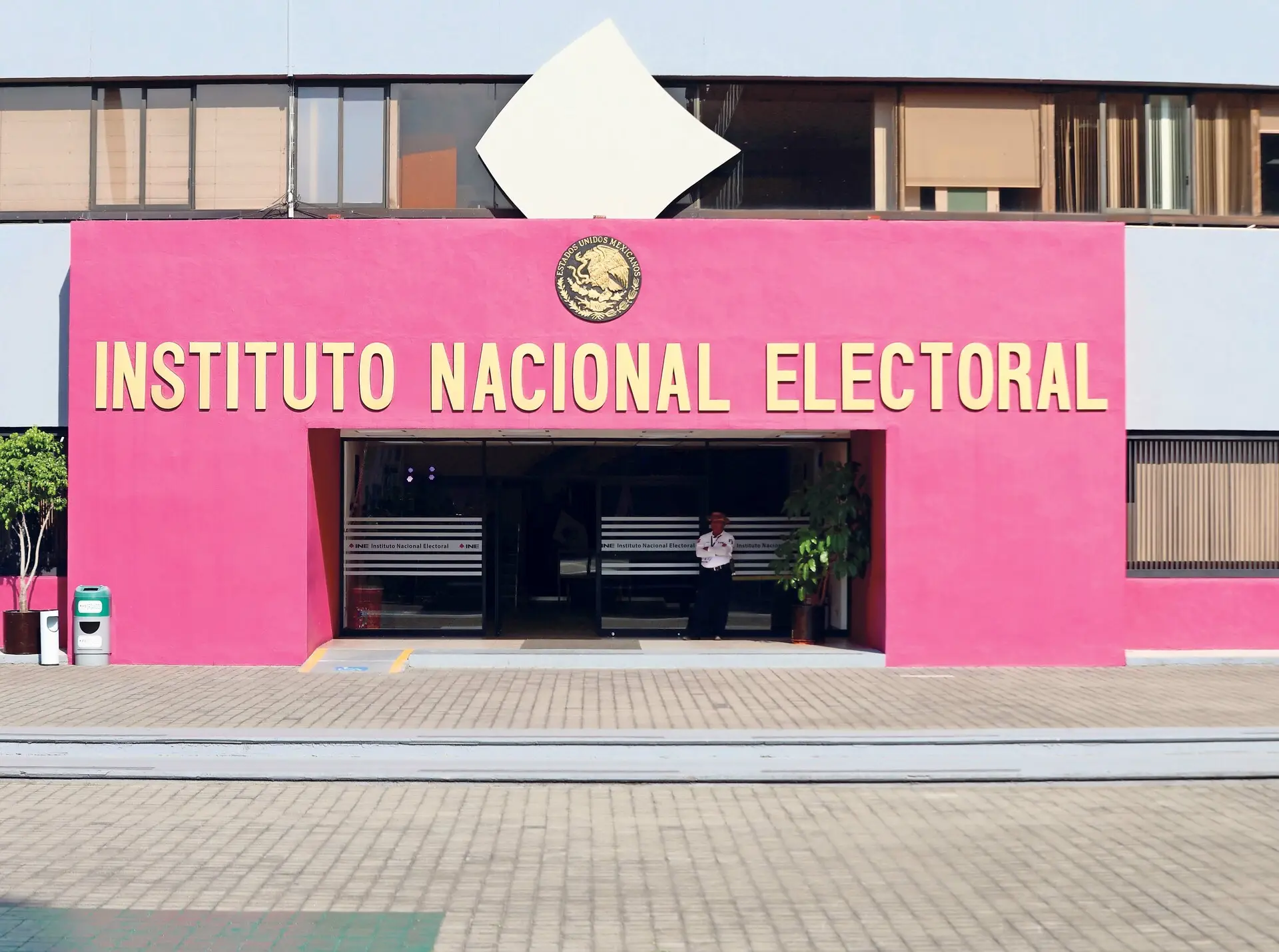 e6cfda8f73204771be53ee0061441416