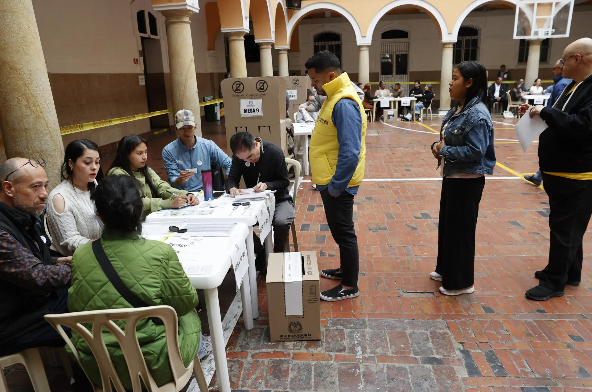 Colombia vota en primera vuelta para elegir al sucesor del presidente Gustavo Petro