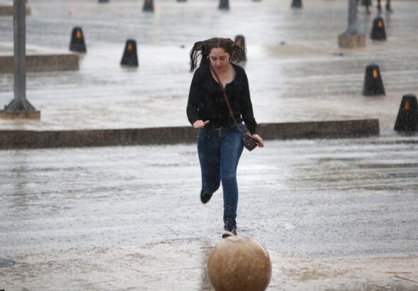 México prevé que depresión tropical se intensifique a tormenta "Dora" este martes