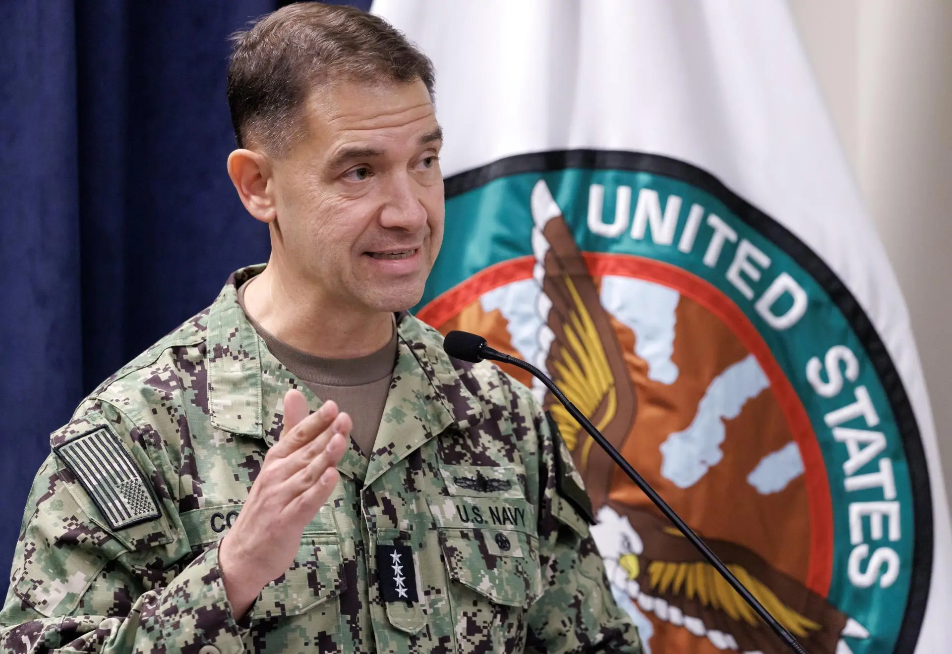 EEUU lanza ataques de defensa contra isla iraní e intercepta misiles y drones