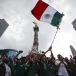 Aficionados celebran el triunfo de México en el juego inaugural de la Copa Mundial de la FIFA 2026