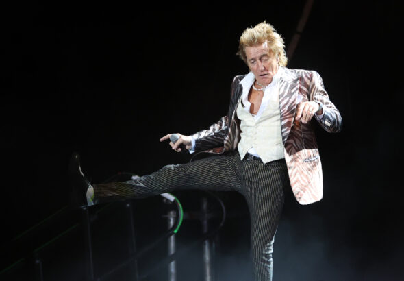 No hay adiós para Rod Stewart, aferrado en Madrid a la eternidad a sus casi 80 años